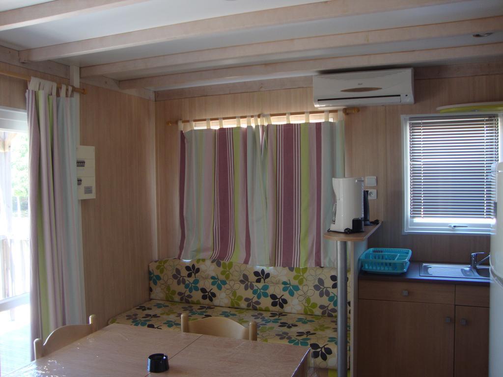 Camping Residence Chalet La Pomposa Terrazzoni Bonifacio Szoba fotó